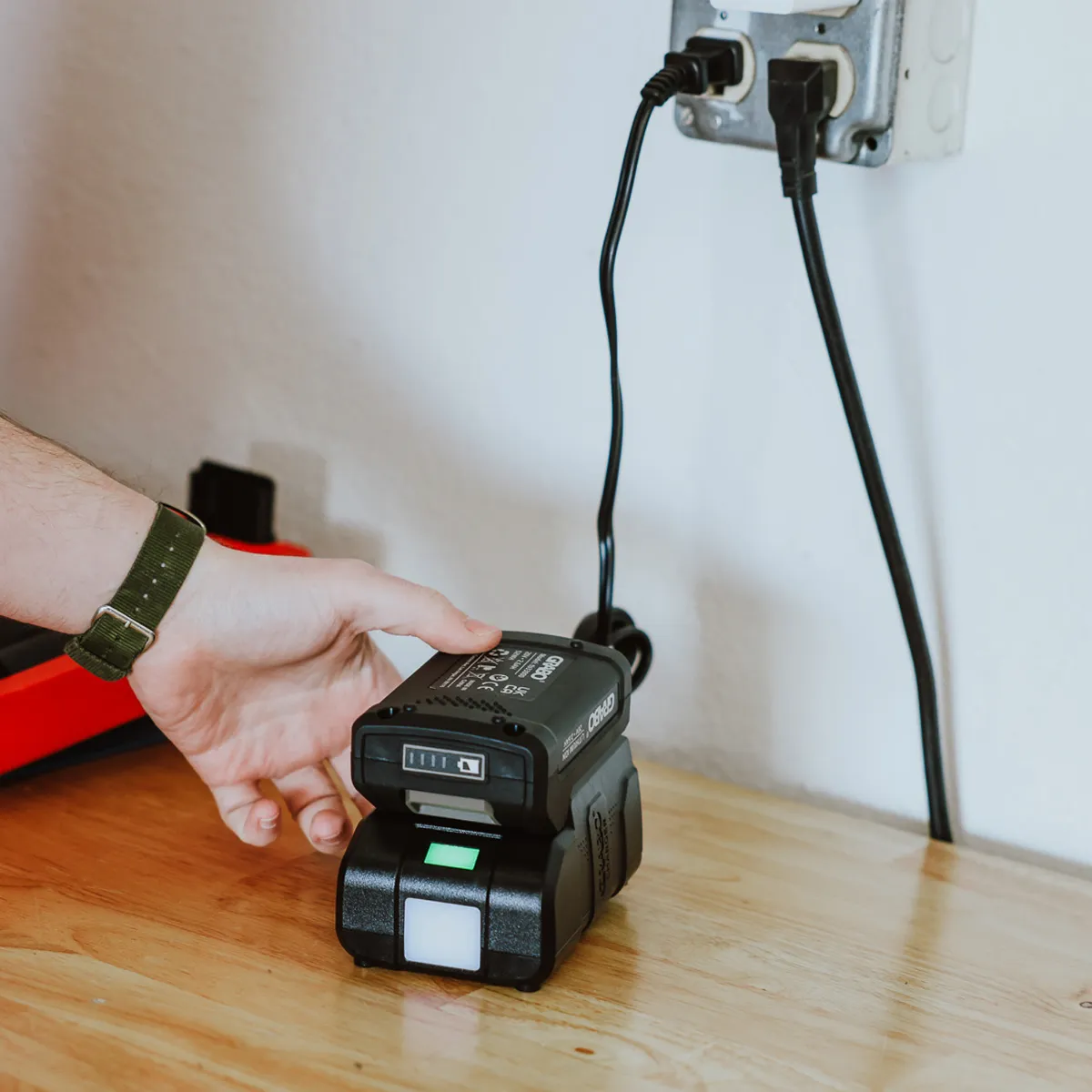 GRABO 20V / 18V 2.6Ah 电池充电器 - 视图 2