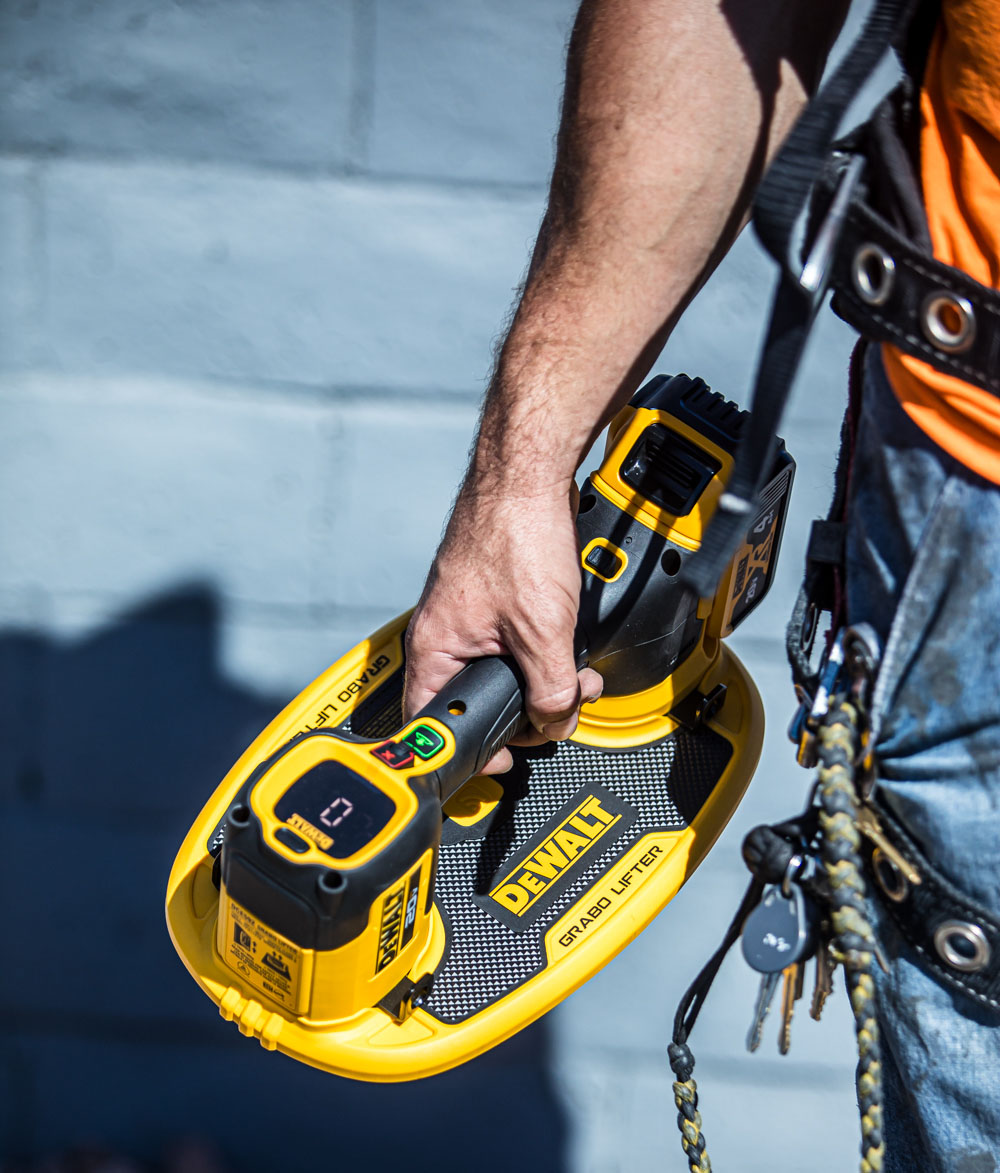 由电池供电的DEWALT GRABO®真空吸盘